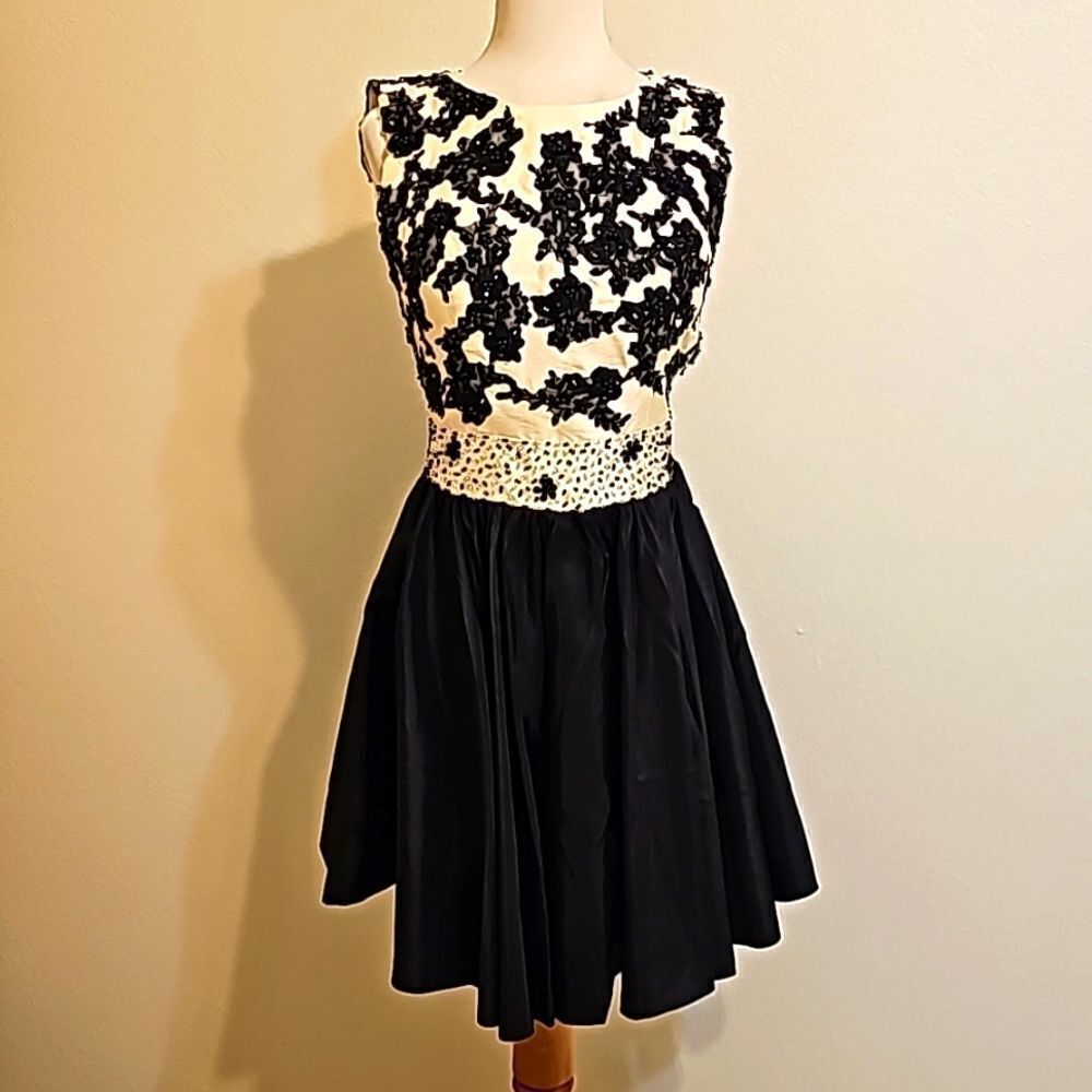 Coco melody formal dress size small.